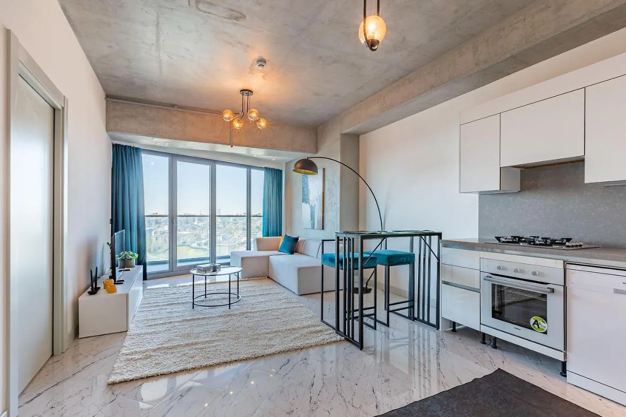 Cozy Flat With City View And Balcony In Sisli Estambul Turquía